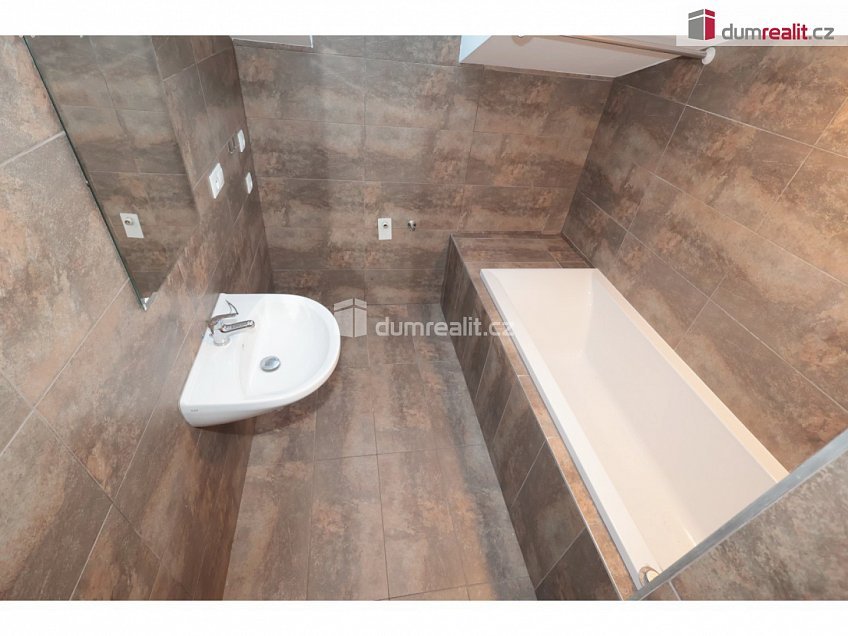 Pronájem bytu 3+kk 67 m^2 P. Bezruče, Neratovice 