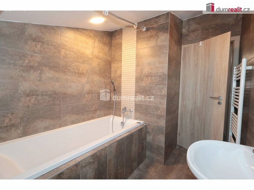 Pronájem bytu 3+kk 67 m^2 P. Bezruče, Neratovice 