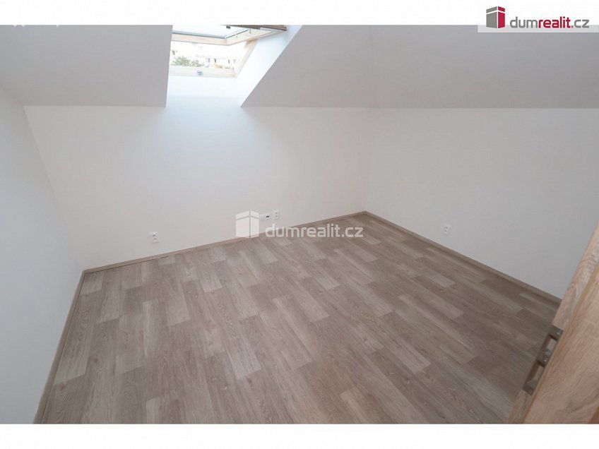 Pronájem bytu 3+kk 67 m^2 P. Bezruče, Neratovice 