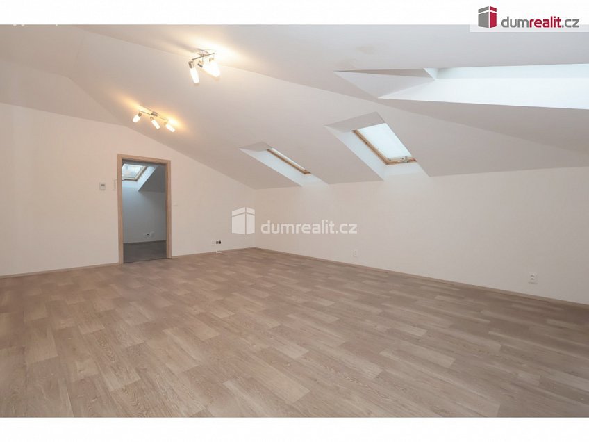 Pronájem bytu 3+kk 67 m^2 P. Bezruče, Neratovice 