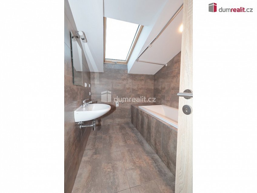 Pronájem bytu 3+kk 67 m^2 P. Bezruče, Neratovice 