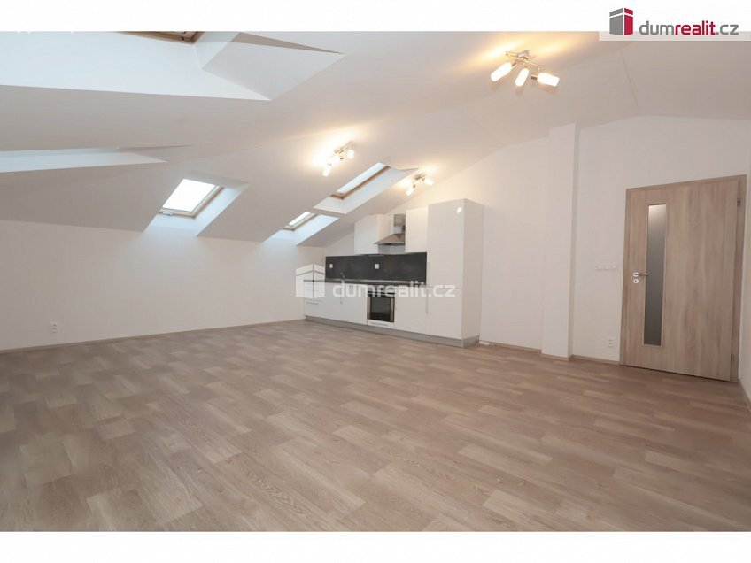 Pronájem bytu 3+kk 67 m^2 P. Bezruče, Neratovice 