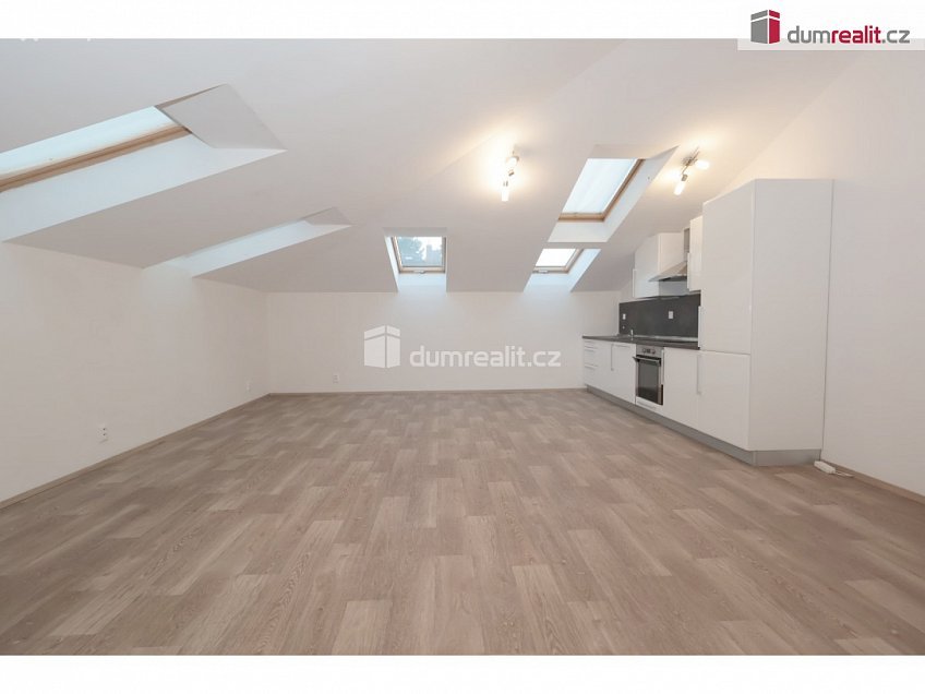 Pronájem bytu 3+kk 67 m^2 P. Bezruče, Neratovice 