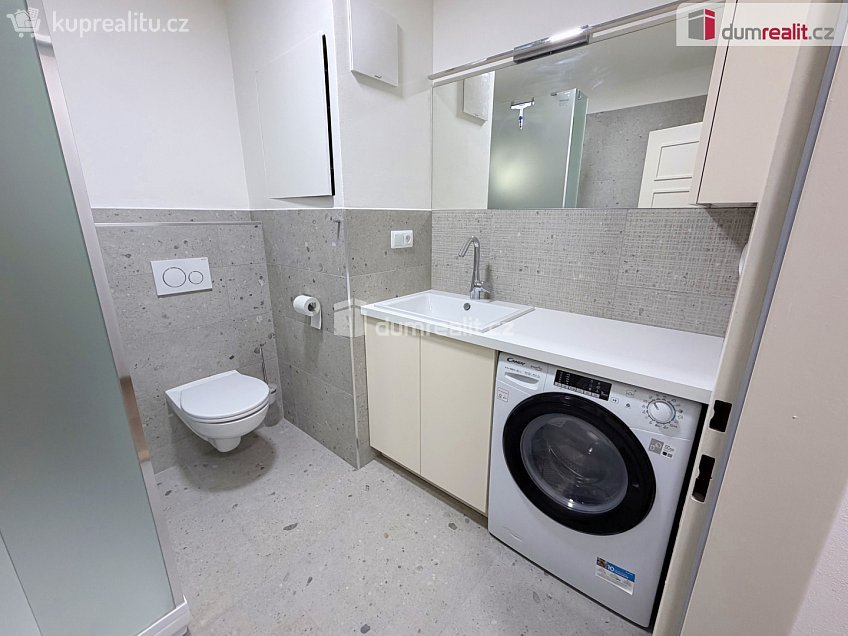 Prodej bytu 2+kk 45 m^2 Kostřínská, Praha 8 