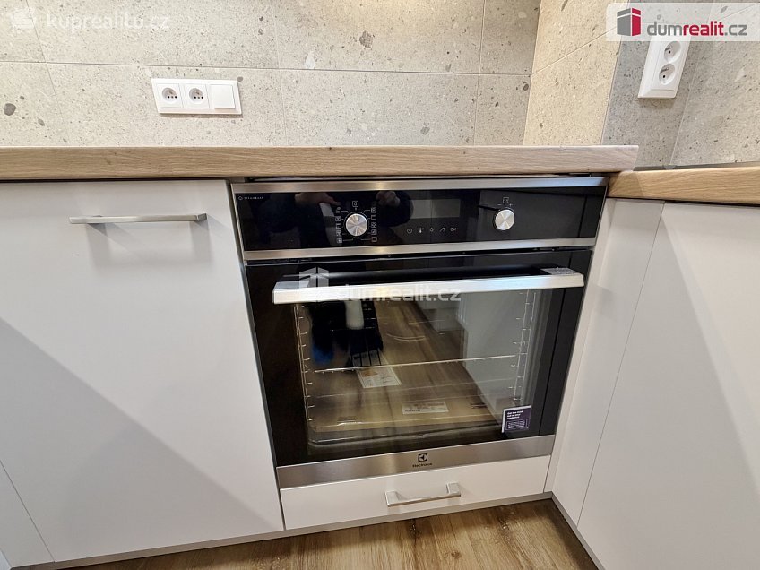 Prodej bytu 2+kk 45 m^2 Kostřínská, Praha 8 