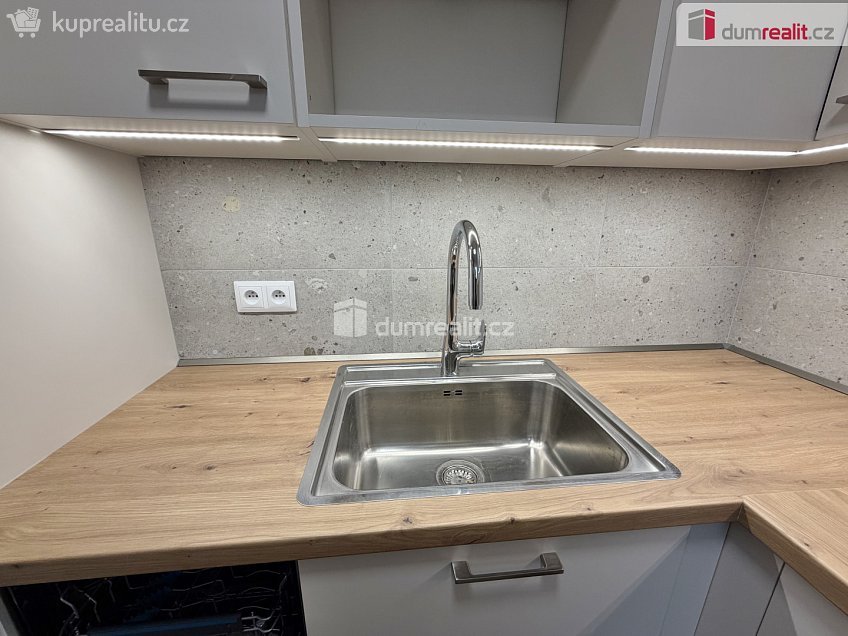 Prodej bytu 2+kk 45 m^2 Kostřínská, Praha 8 