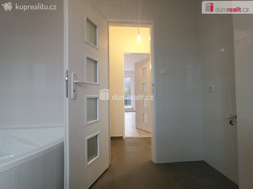 Pronájem bytu 2+1 58 m^2 Lesní, Karlovy Vary 