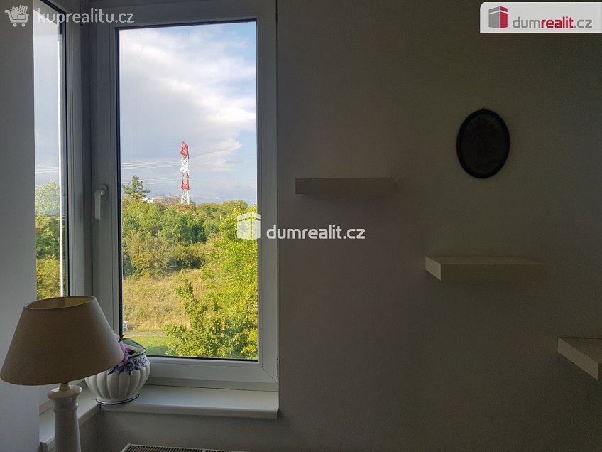 Pronájem bytu 2+kk 55 m^2 Chotěšovská, Praha 18 