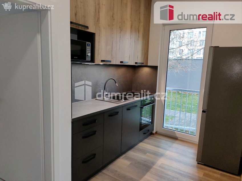 Pronájem bytu 1+kk 36 m^2 tř. Spojenců, Otrokovice 