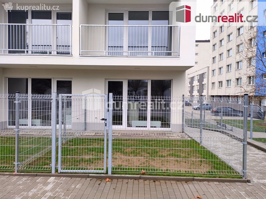 Pronájem bytu 1+kk 36 m^2 tř. Spojenců, Otrokovice 