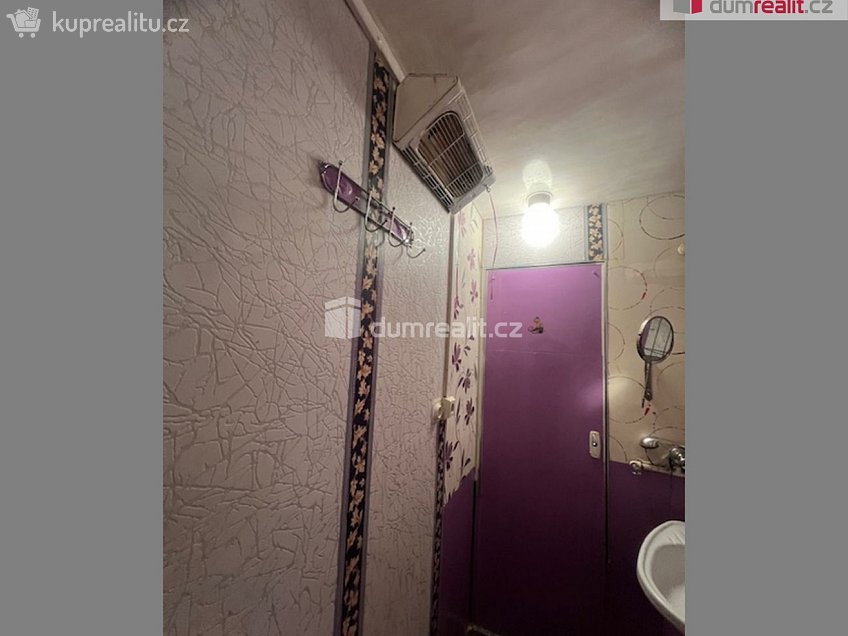 Pronájem bytu 3+kk 64 m^2 Cvikovská, Praha 9 