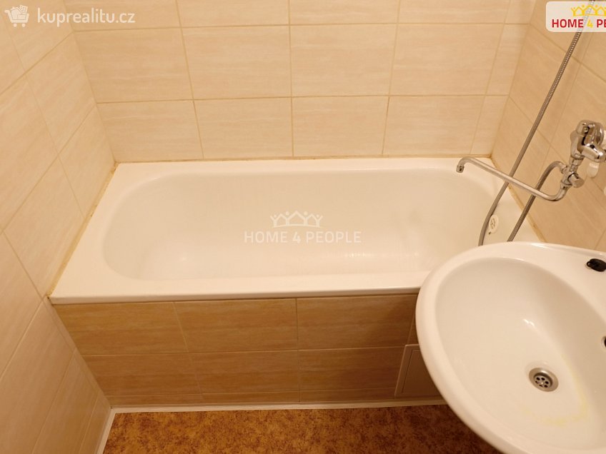 Pronájem bytu 1+1 35 m^2 Slavíčkova, Brno 