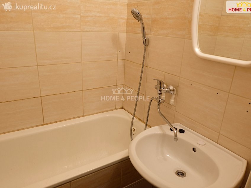 Pronájem bytu 1+1 35 m^2 Slavíčkova, Brno 