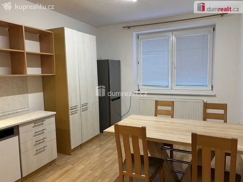 Pronájem bytu 2+1 65 m^2 Úzká, Vracov 