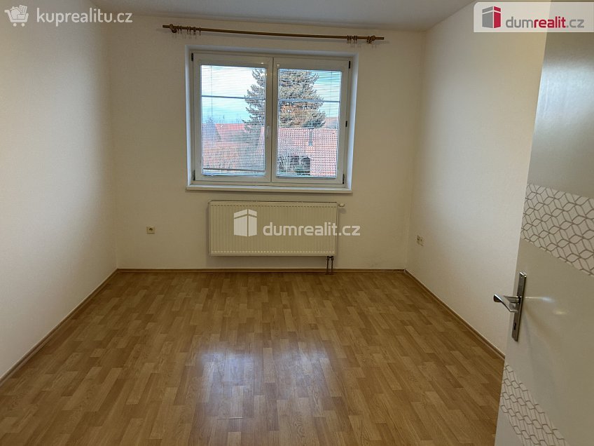 Pronájem bytu 2+1 65 m^2 Úzká, Vracov 