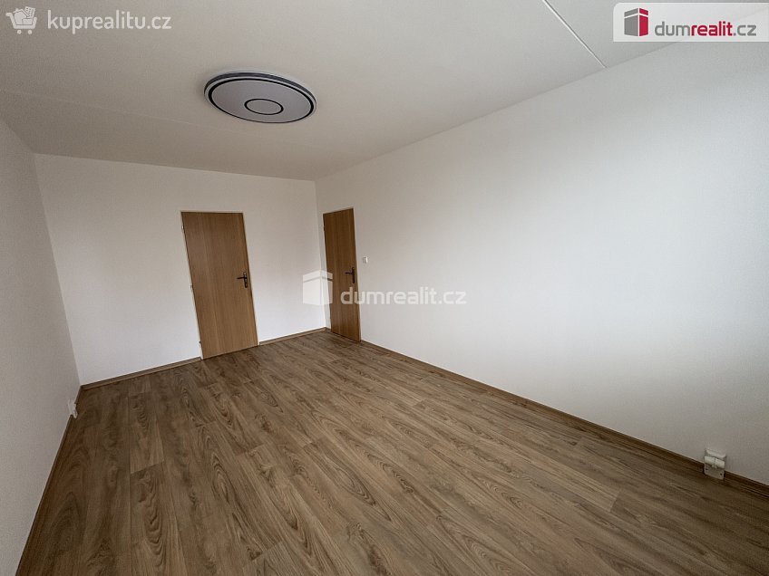 Pronájem bytu 3+1 62 m^2 Manželů Dostálových, Praha 14 