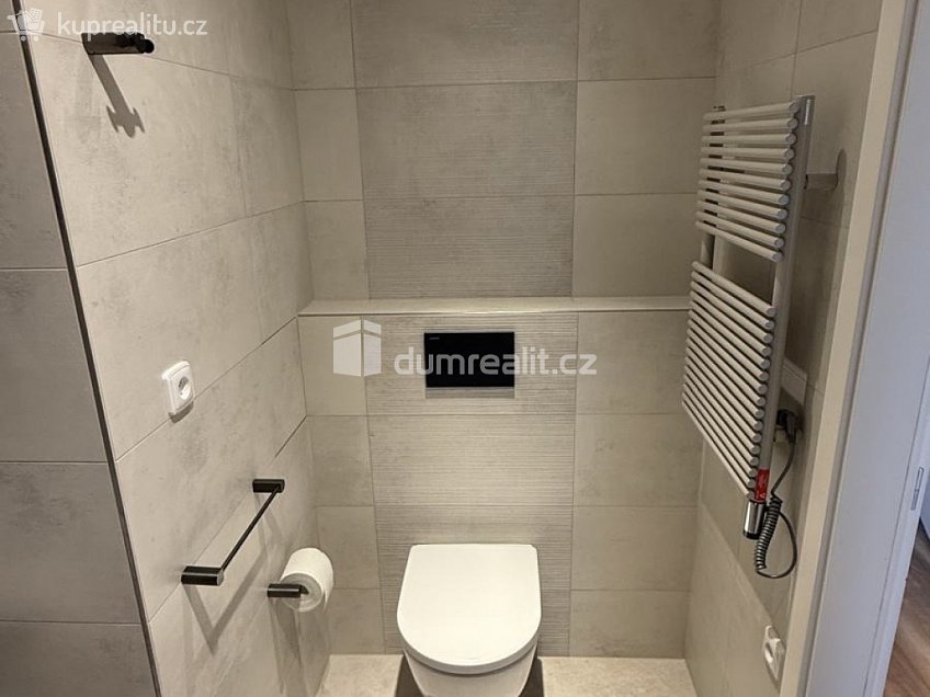 Pronájem bytu 3+kk 70 m^2 Angelovova, Praha 12 