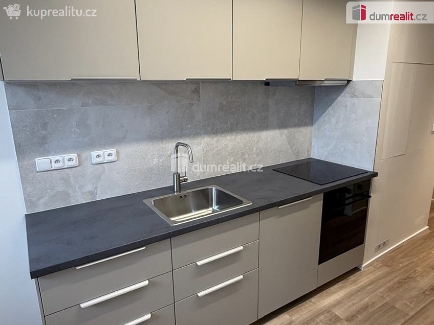 Pronájem bytu 3+kk 70 m^2 Angelovova, Praha 12 