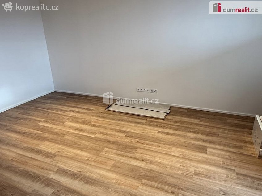 Pronájem bytu 3+kk 70 m^2 Angelovova, Praha 12 