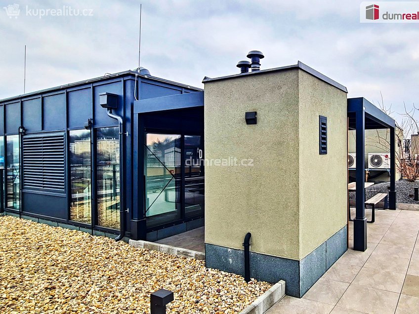 Pronájem bytu 1+kk 29 m^2 U Lihovaru, Praha 5 