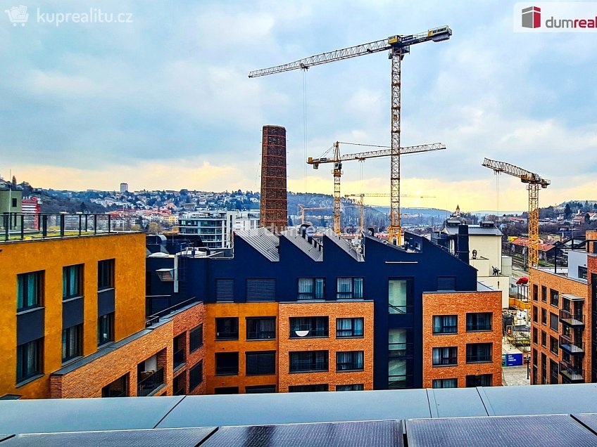 Pronájem bytu 1+kk 29 m^2 U Lihovaru, Praha 5 