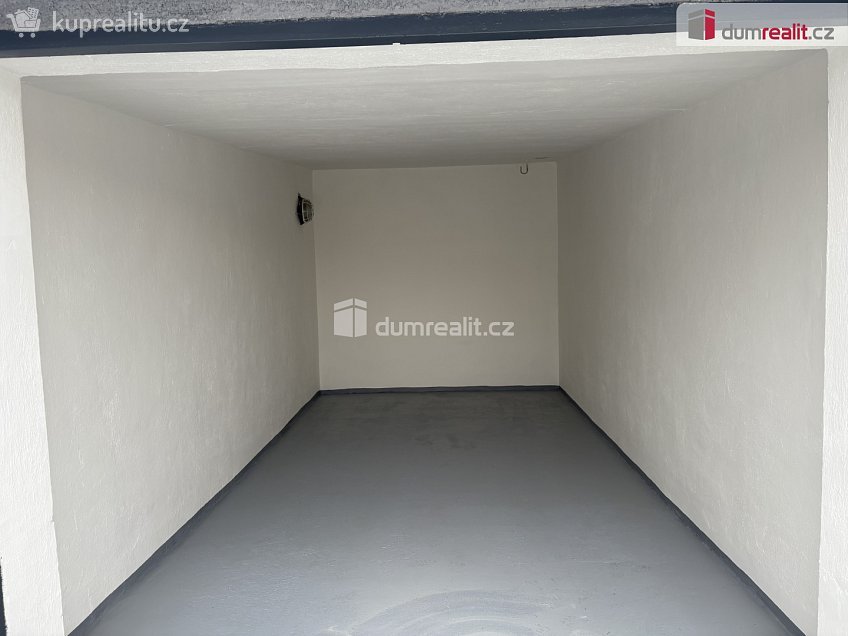 Pronájem  garáže 18 m^2 Průmyslová, Hodonín 