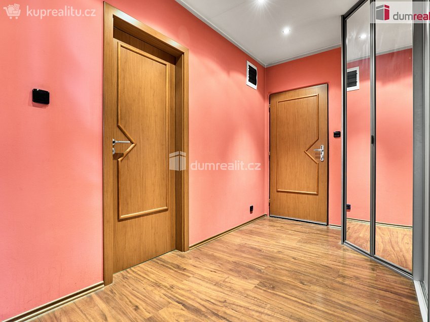 Prodej bytu 3+kk 67 m^2 Pod Nádražím, Nová Role 