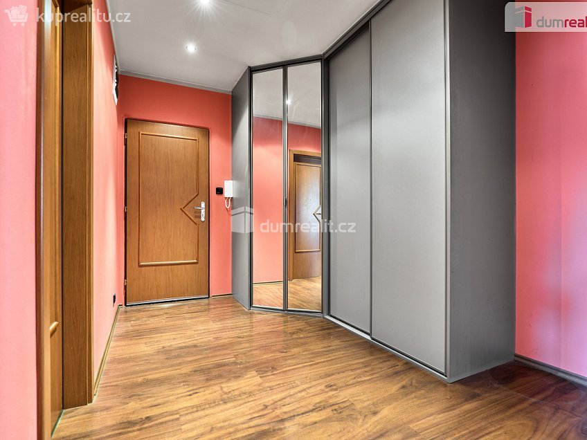 Prodej bytu 3+kk 67 m^2 Pod Nádražím, Nová Role 