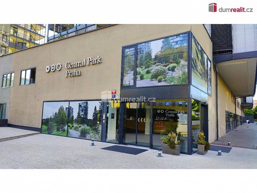 Pronájem  garáže 3 m^2 Pitterova, Praha 3 