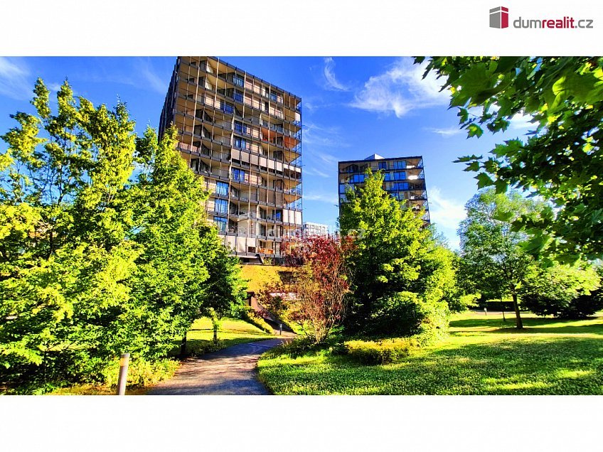 Pronájem  garáže 3 m^2 Pitterova, Praha 3 