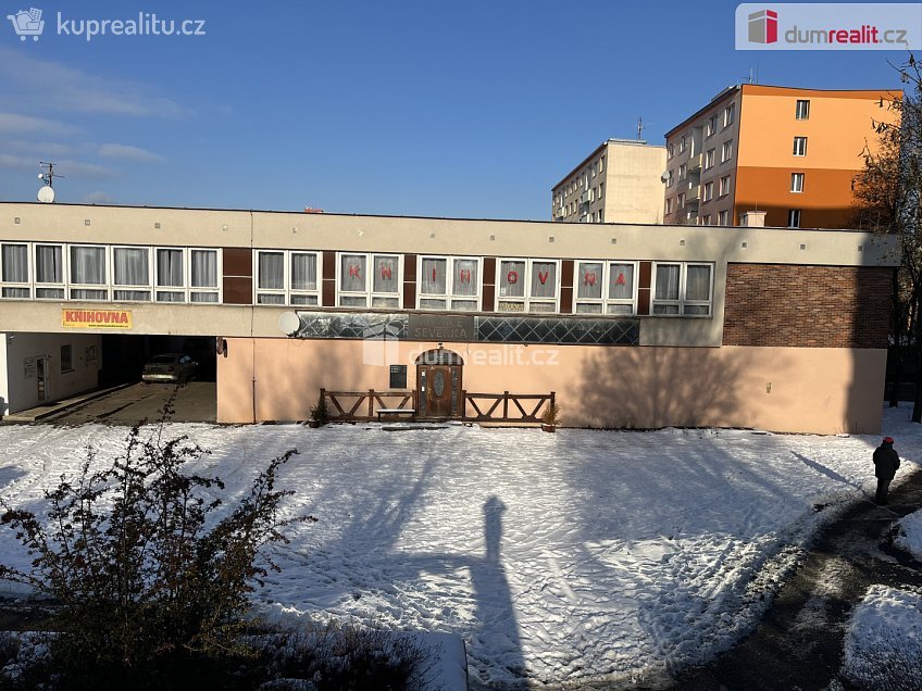 Pronájem  obchodních prostor 208 m^2 U Koupaliště, Karlovy Vary 