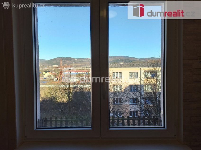 Pronájem bytu 2+1 56 m^2 Severní, Ostrov 