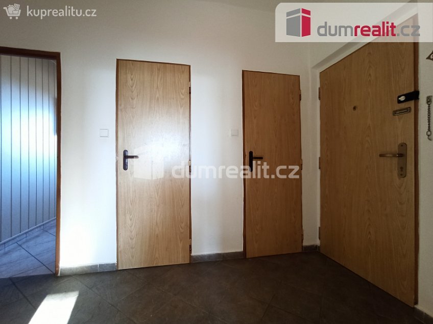 Pronájem bytu 2+1 56 m^2 Severní, Ostrov 