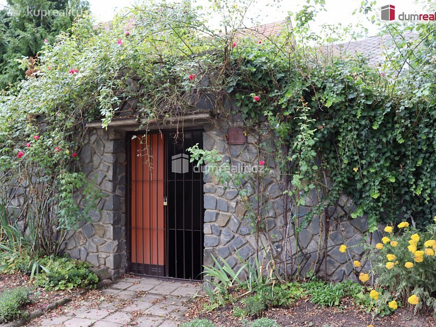 Pronájem  garáže 60 m^2 Hovorany, Hovorany 