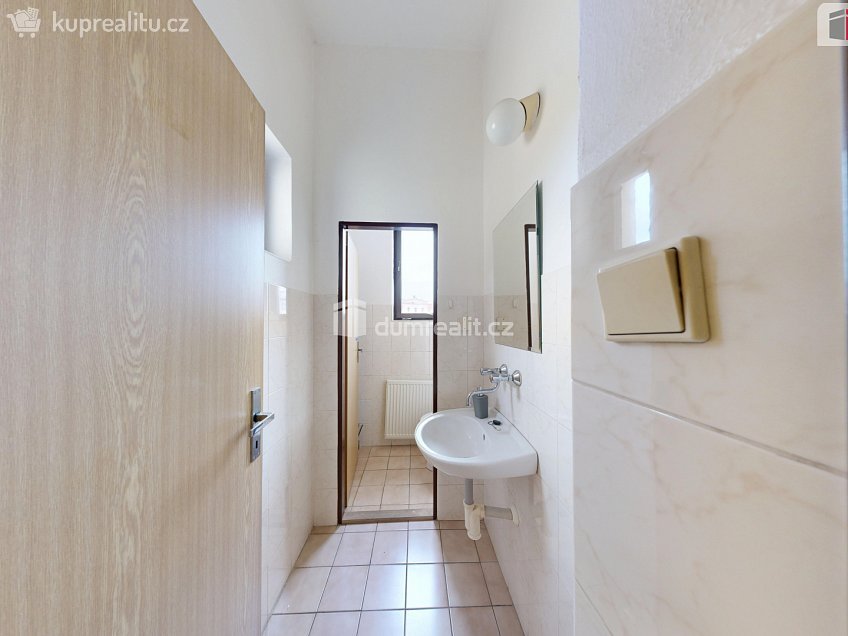 Pronájem  kanceláře 35 m^2 Krnovská, Opava 