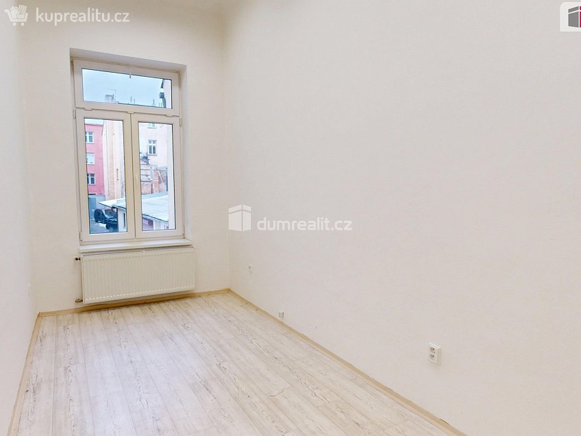 Pronájem  kanceláře 35 m^2 Krnovská, Opava 