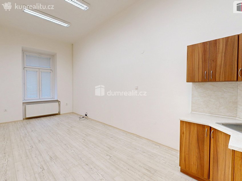 Pronájem  kanceláře 35 m^2 Krnovská, Opava 