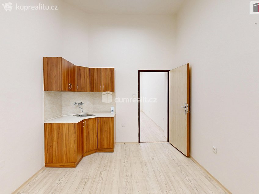 Pronájem  kanceláře 35 m^2 Krnovská, Opava 