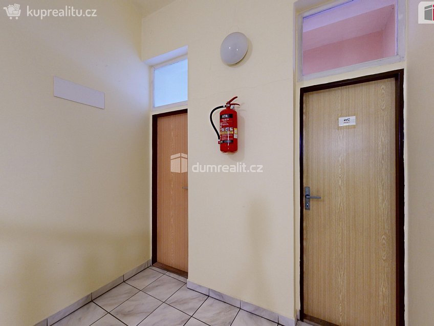 Pronájem  kanceláře 35 m^2 Krnovská, Opava 