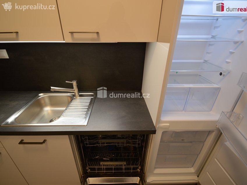 Pronájem bytu 2+kk 66 m^2 Tůmova, Praha 5 