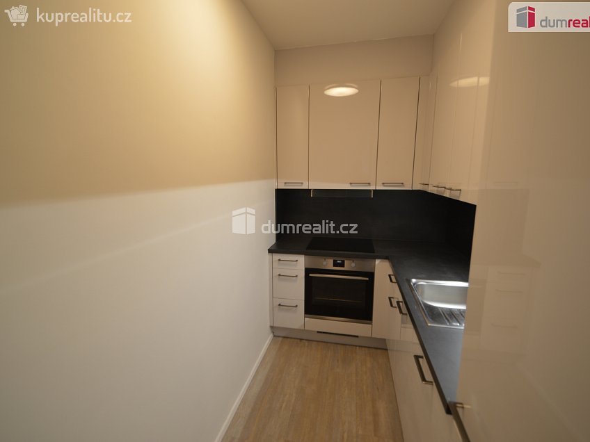 Pronájem bytu 2+kk 66 m^2 Tůmova, Praha 5 