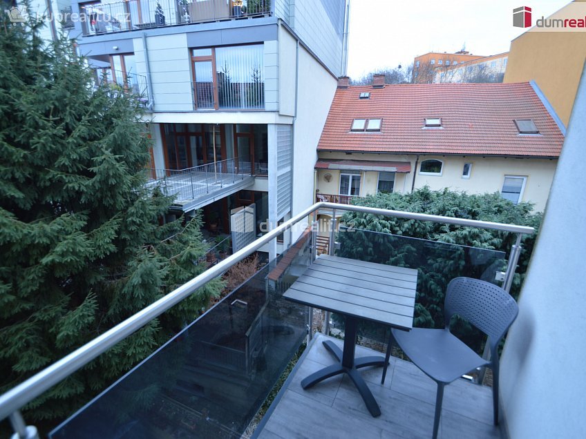 Pronájem bytu 2+kk 66 m^2 Tůmova, Praha 5 