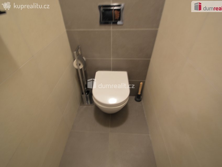 Pronájem bytu 2+kk 66 m^2 Tůmova, Praha 5 