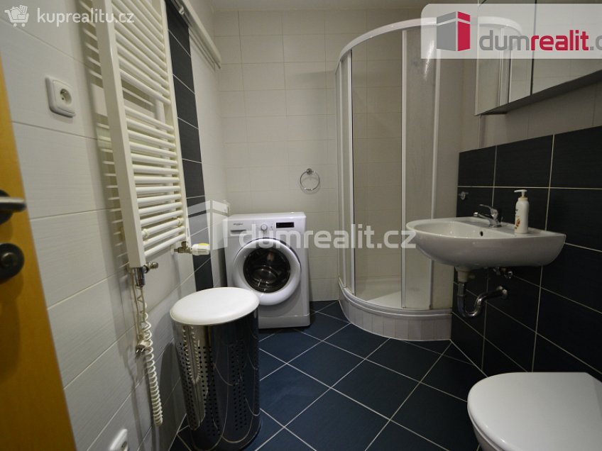 Pronájem bytu 1+kk 36 m^2 Trmická, Praha 9 