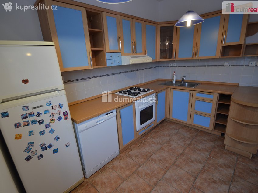 Pronájem  rodinného domu 166 m^2 Úhonická, Jeneč 