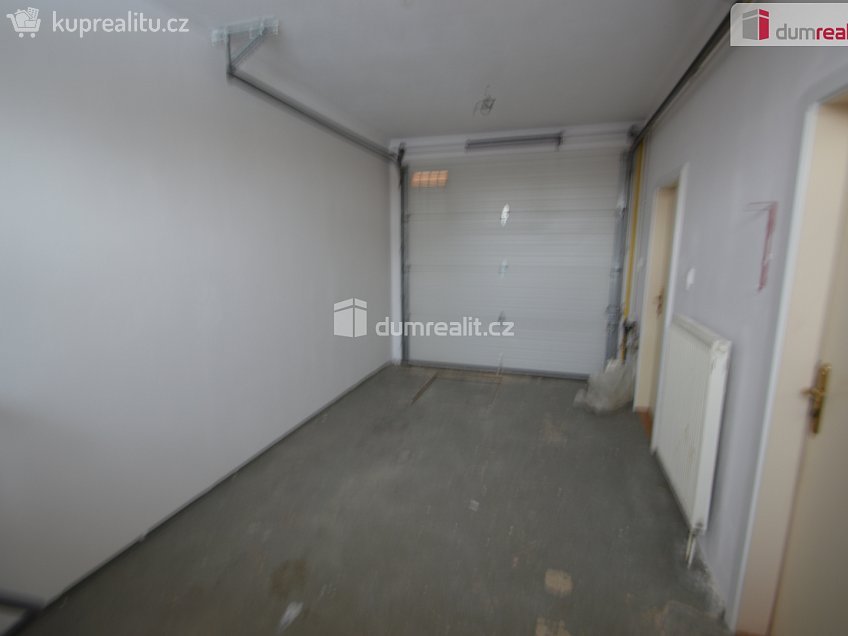 Pronájem  rodinného domu 166 m^2 Úhonická, Jeneč 