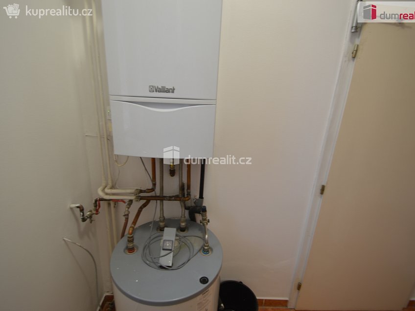 Pronájem  rodinného domu 166 m^2 Úhonická, Jeneč 