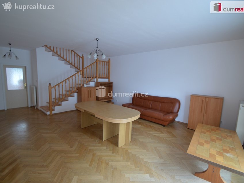 Pronájem  rodinného domu 166 m^2 Úhonická, Jeneč 