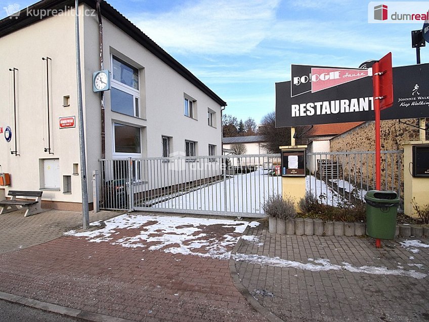 Pronájem  restauračního zařízení 230 m^2 Květnového povstání, Praha-Benice 