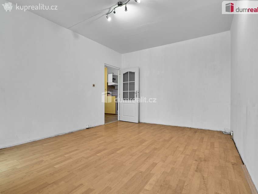 Prodej bytu 2+1 63 m^2 Závodu míru, Karlovy Vary 